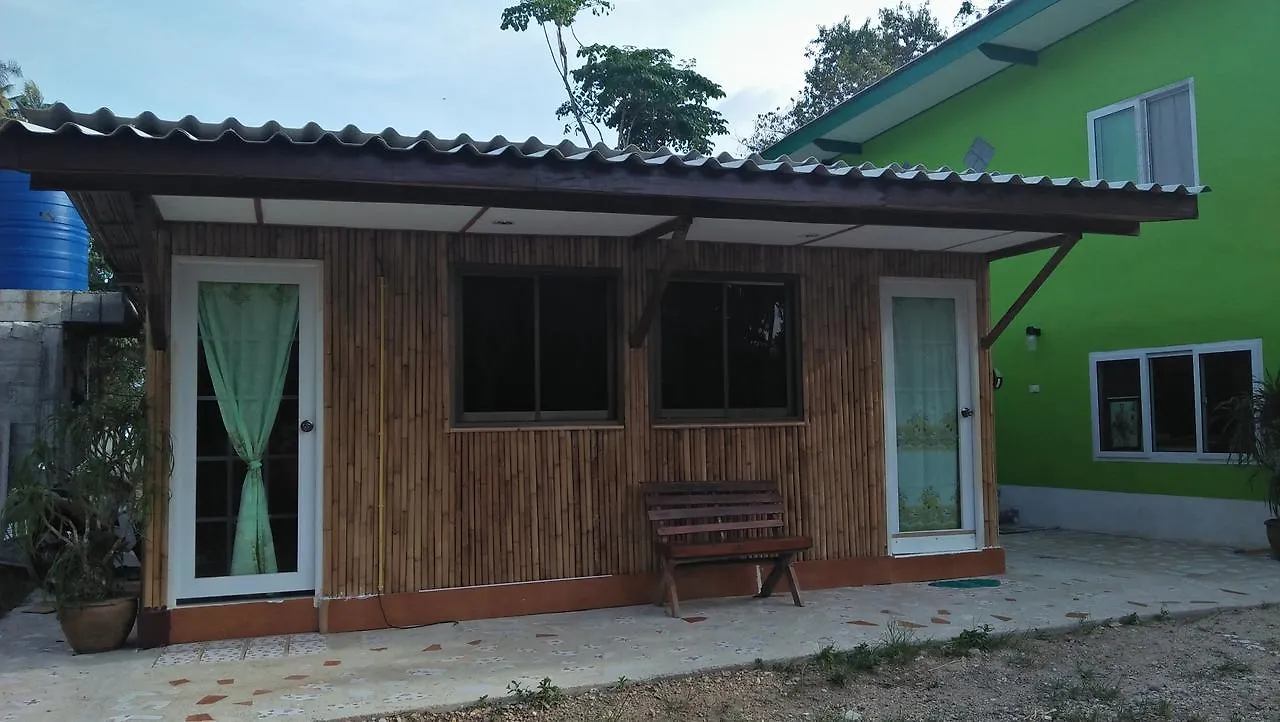 9Sathanee Koh Lanta 2*,